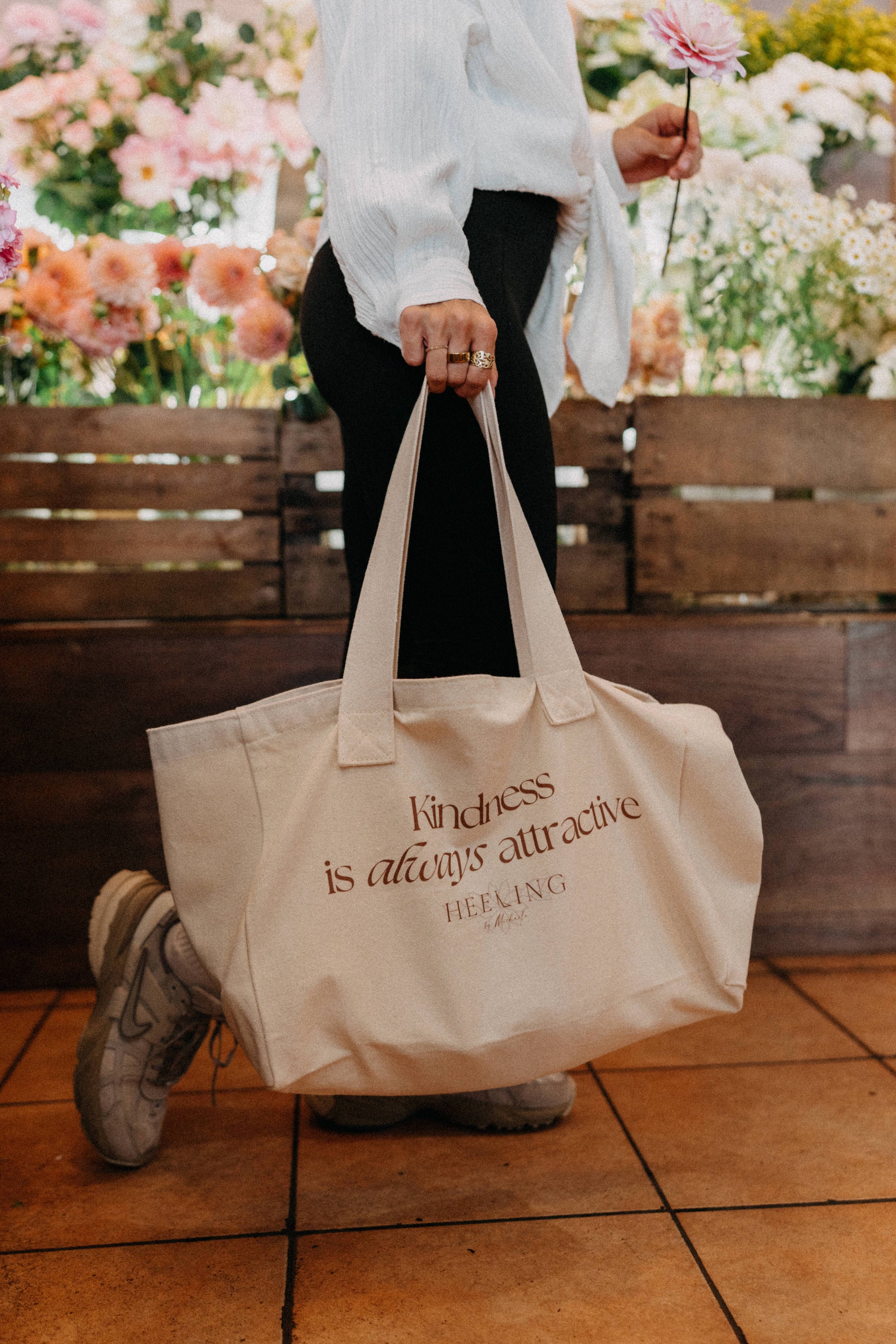 Canvas bag Kindness is always attractive